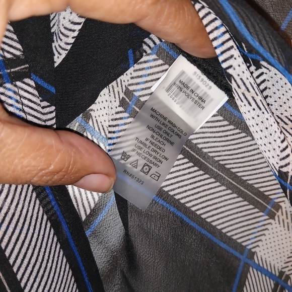 Vince Camuto Highlands Windowpane Plaid Dolman Sleeve V-Neck Top Small - Picture 3 of 4